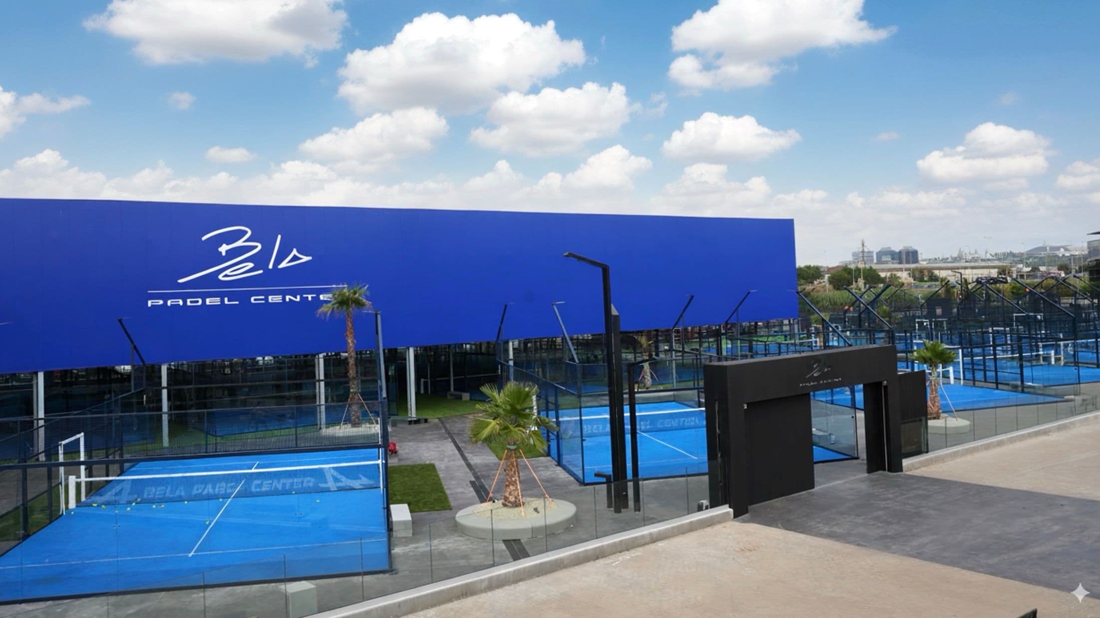 5 Giorni a Barcellona al Bela Padel Center con SPH e Weebora