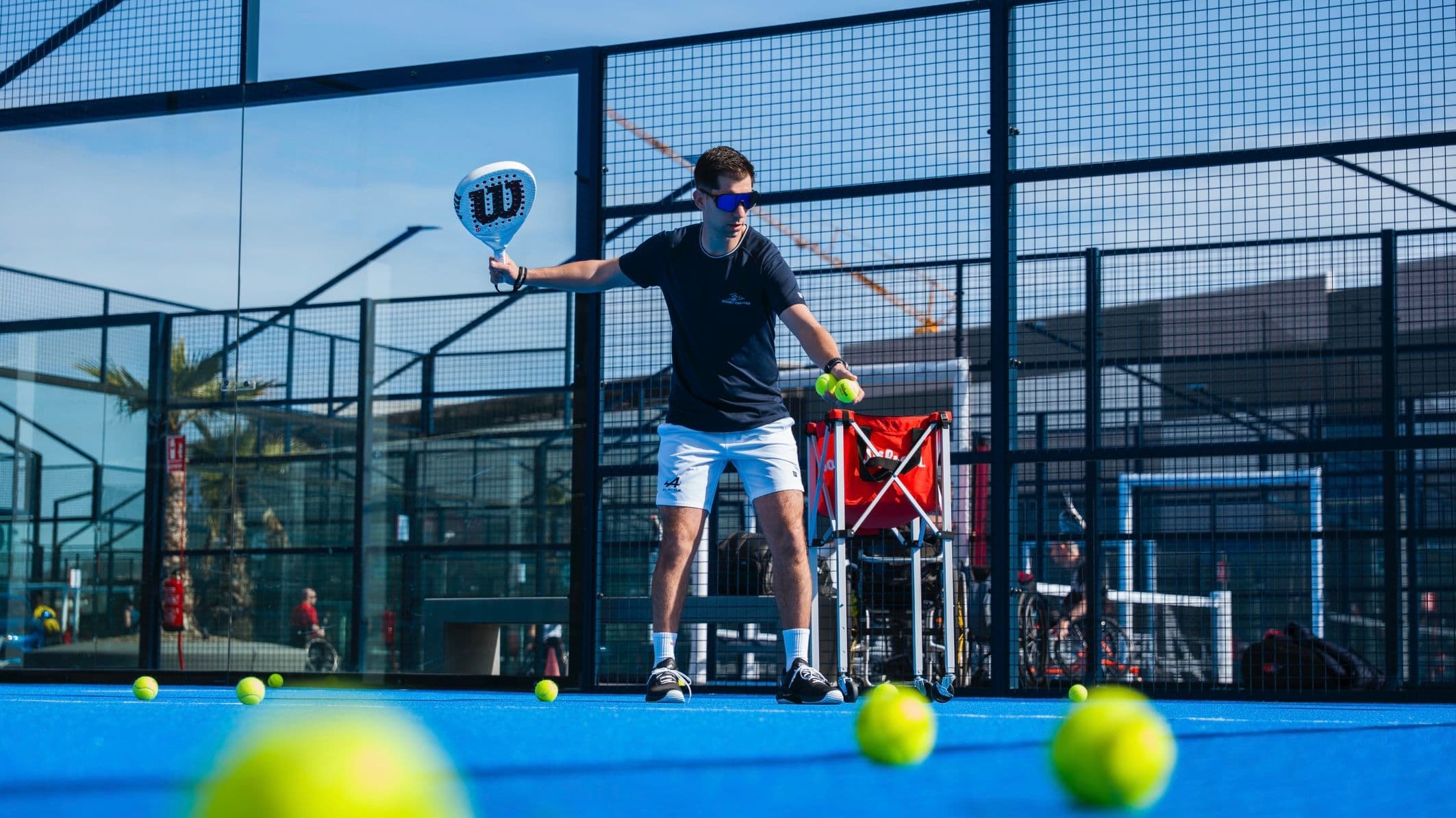 5 Giorni a Barcellona al Bela Padel Center con SPH e Weebora